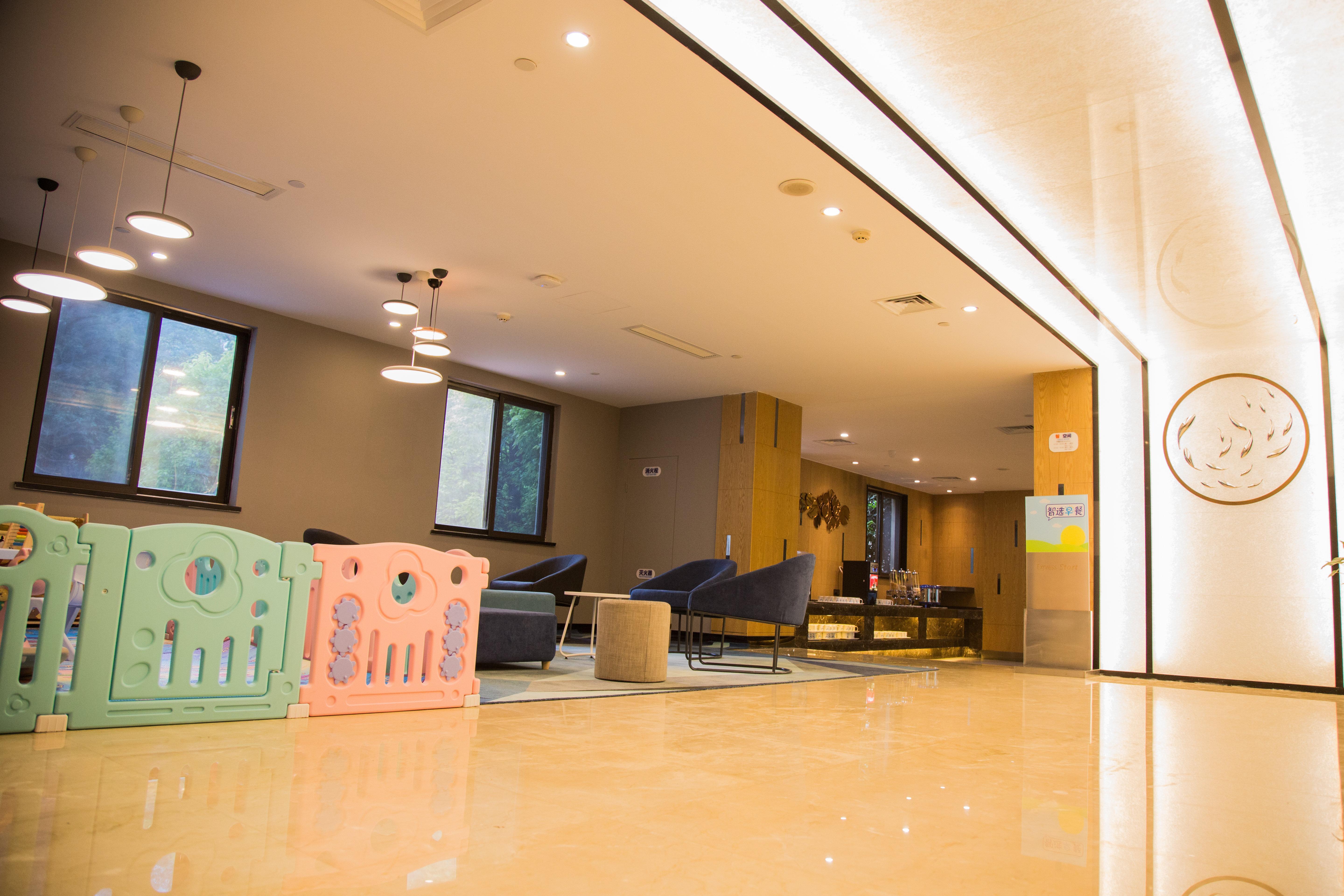 Holiday Inn Express Nanjing Xuanwu Lake By Ihg Exterior foto